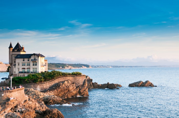 S'installez à Biarritz après avoir vécu à l'étranger